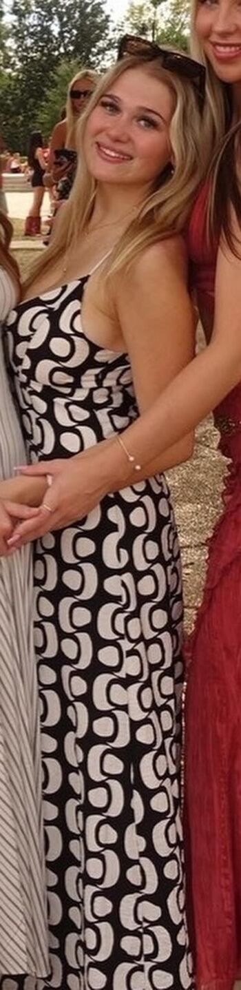 Full leaked Maggie private photo