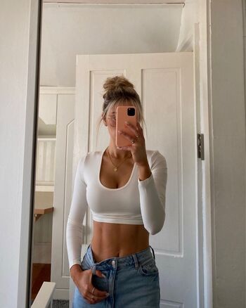 Full leaked Maggieehenry page private photo