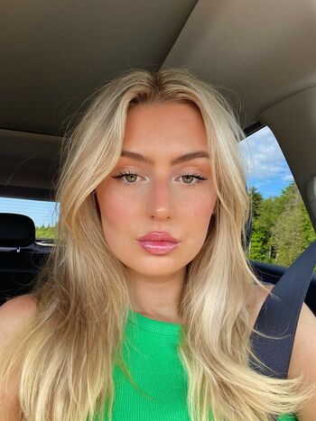 Full leaked Maggieehenry page private photo