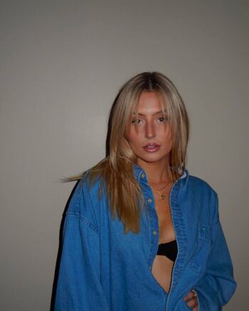 Full leaked Maggieehenry private photo