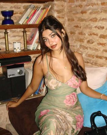Full leaked Maham malek private photo