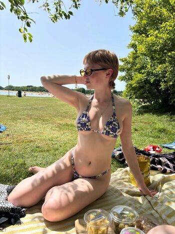 Full leaked Mai buzzcut private photo