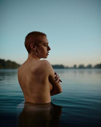 Full leaked Mai buzzcut page private photo