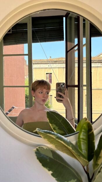 Full leaked Mai buzzcut private photo