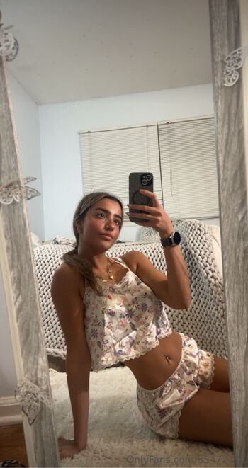 Full leaked Maiamoore private photo