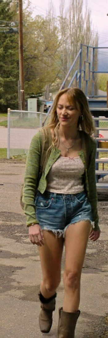Full leaked Maika monroe private photo