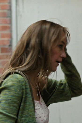 Full leaked Maika monroe private photo