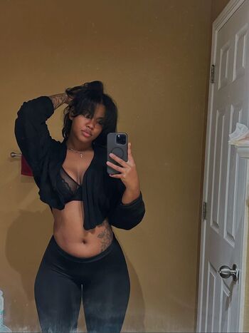 Full leaked Mainlyashia private photo