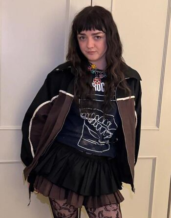 Full leaked Maisie williams private photo