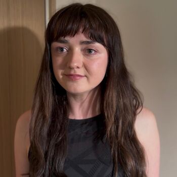 Full leaked Maisie williams page private photo