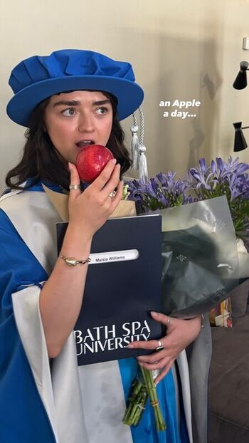 Full leaked Maisie williams page private photo