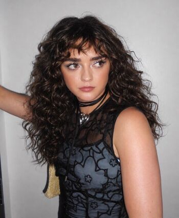 Full leaked Maisie williams private photo