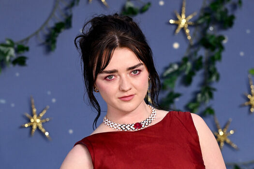Full leaked Maisie williams page private photo