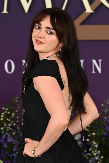 Full leaked Maisie williams page private photo