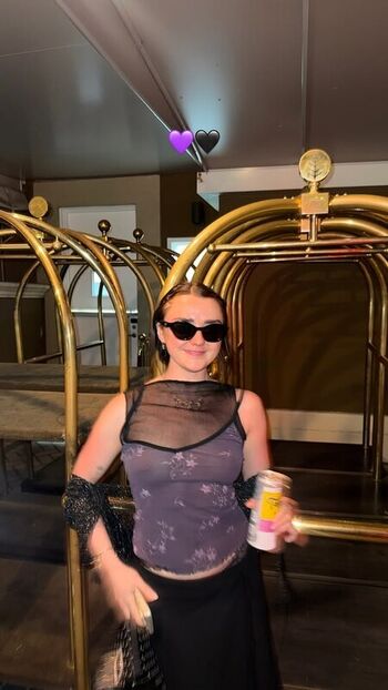 Full leaked Maisie williams page private photo
