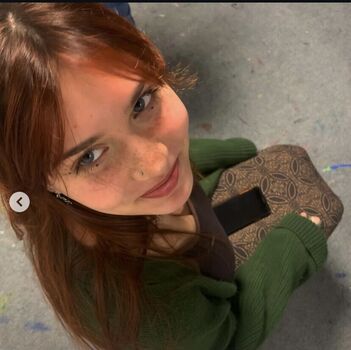 Full leaked Maisybeth private photo