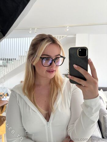 Full leaked Maja holf private photo