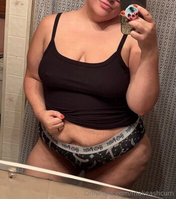 Full leaked Makeashcum private photo