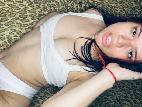 Full leaked Makeenita private photo