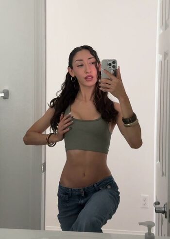 Full leaked Makeitraingirl private photo
