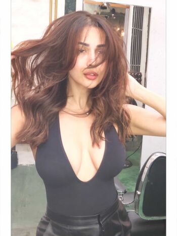 Full leaked Malaika arora private photo