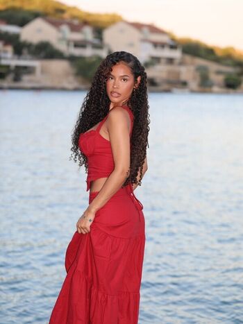 Full leaked Malaika terry page private photo