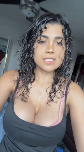 Full leaked Malaikasoffline private photo