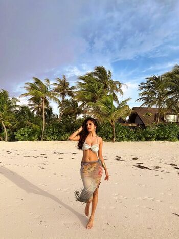 Full leaked Malavika mohanan private photo