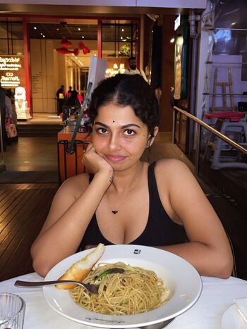 Full leaked Malavika page private photo