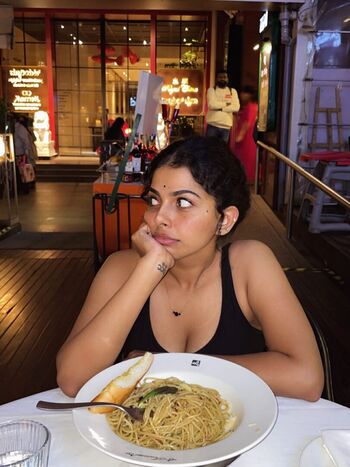 Full leaked Malavika page private photo