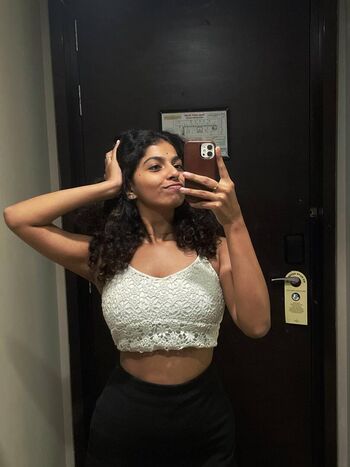 Full leaked Malavika private photo