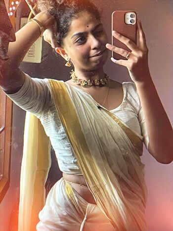 Full leaked Malavika private photo