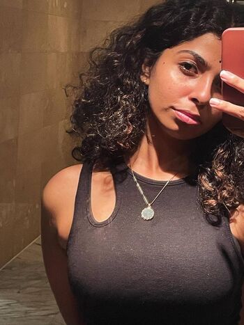 Full leaked Malavika private photo