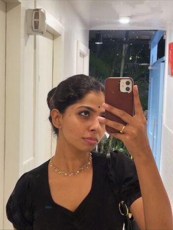 Full leaked Malavika private photo