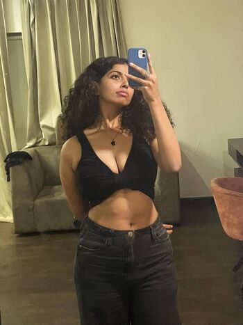 Full leaked Malavika private photo