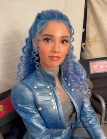 Full leaked Malia baker private photo