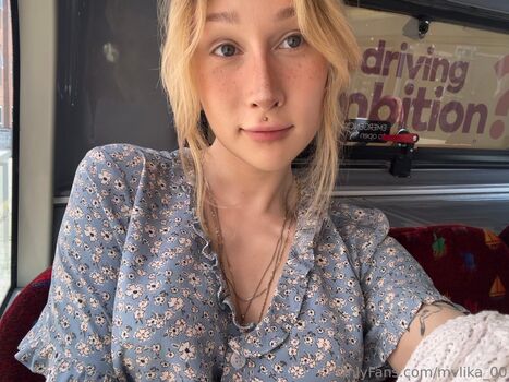 Full leaked Malika private photo