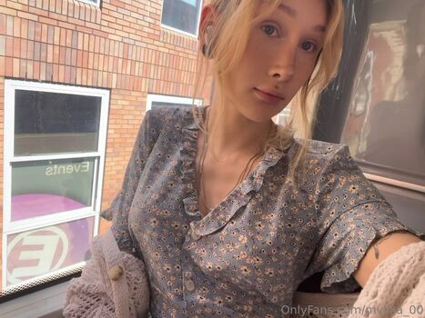 Full leaked Malika private photo