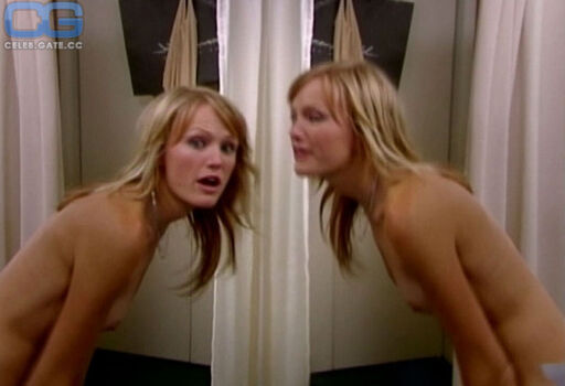 Full leaked Malin kerman private photo