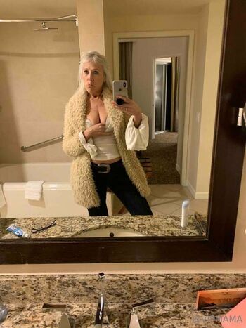 Full leaked Mama electra private photo