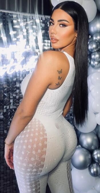 Full leaked Mandi vakili page private photo