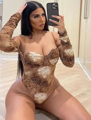 Full leaked Mandi vakili page private photo