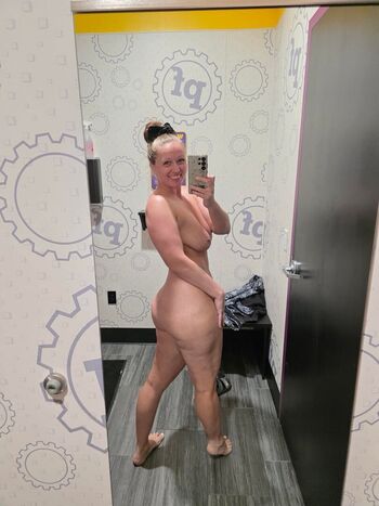Full leaked Mandycakes page private photo