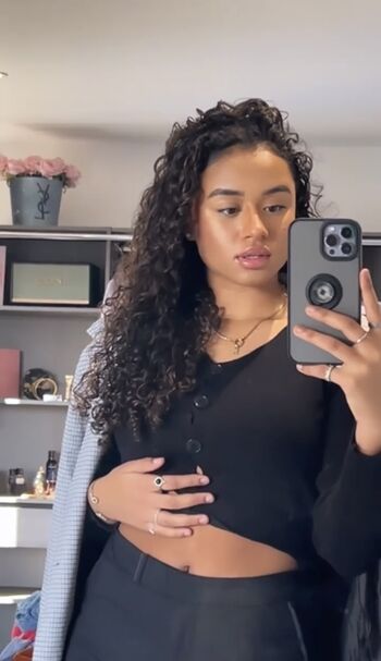Full leaked Manellejne private photo