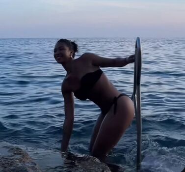 Full leaked Manon bresch page private photo