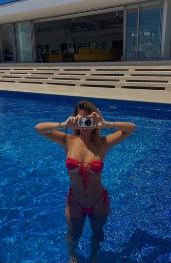 Full leaked Manon costa private photo