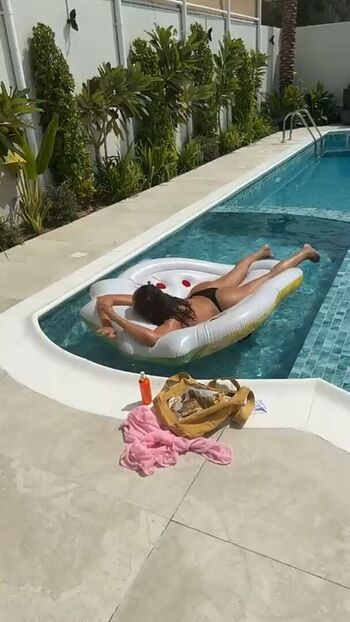 Full leaked Manon marsault private photo