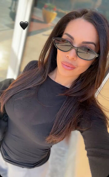 Full leaked Manon van private photo