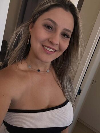 Full leaked Maraisa camilo page private photo