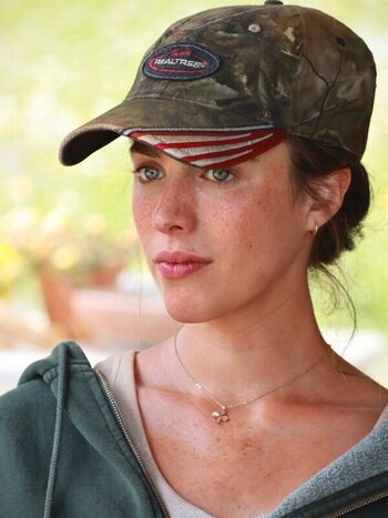 Full leaked Margaret qualley private photo